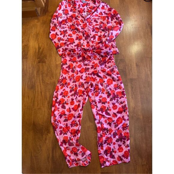Woman’s Ann Taylor loft, romantic pajamas, size medium ￼ - Picture 1 of 4
